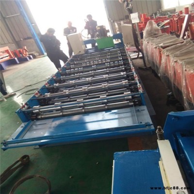 河南鄭州840/900壓瓦機(jī) 角馳壓瓦機(jī) 大圓弧橫掛板設(shè)備實(shí)體廠家亞峰機(jī)械