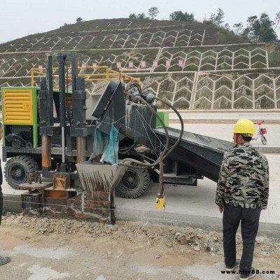 鴻信路沿石攔水帶滑模機(jī) 路牙石滑模成型機(jī) 混凝土小型路肩成型機(jī)