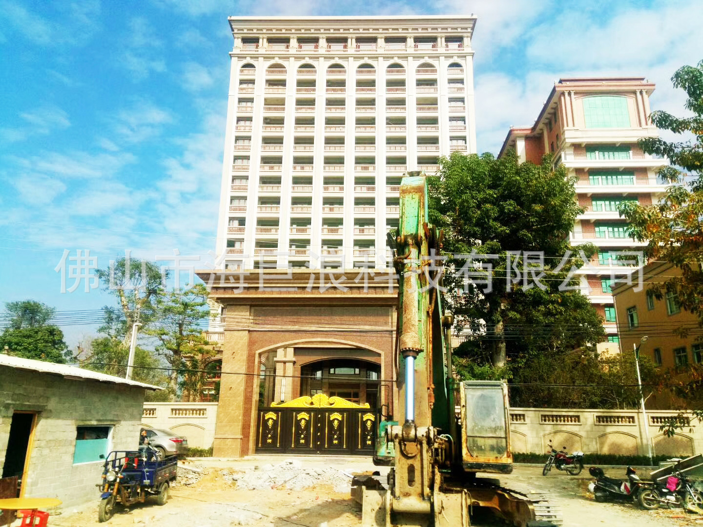 佛山懸浮折疊門 庭院折疊平移門 無軌平移折疊門生產(chǎn)廠家示例圖93