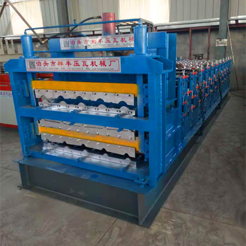 彩鋼壓瓦機(jī)2.jpg