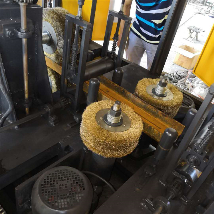 槽鋼周遭拋光除銹設(shè)備 【槽鋼表面除銹磨光機】定制機型示例圖2