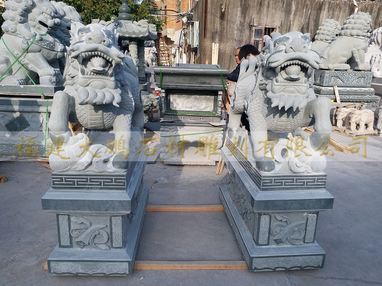 惠安廠家定制石雕麒麟 看門擺件瑞獸石雕一對 傳統(tǒng)中式石雕麒麟示例圖3