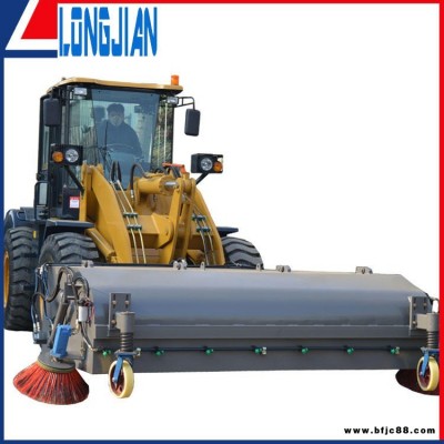 山東龍建 3600型號(hào)裝載機(jī)清掃車 簡(jiǎn)單易操作 多功能清掃車一機(jī)多用 水泥廠清掃機(jī) 大型路地面吸塵車  質(zhì)量保障