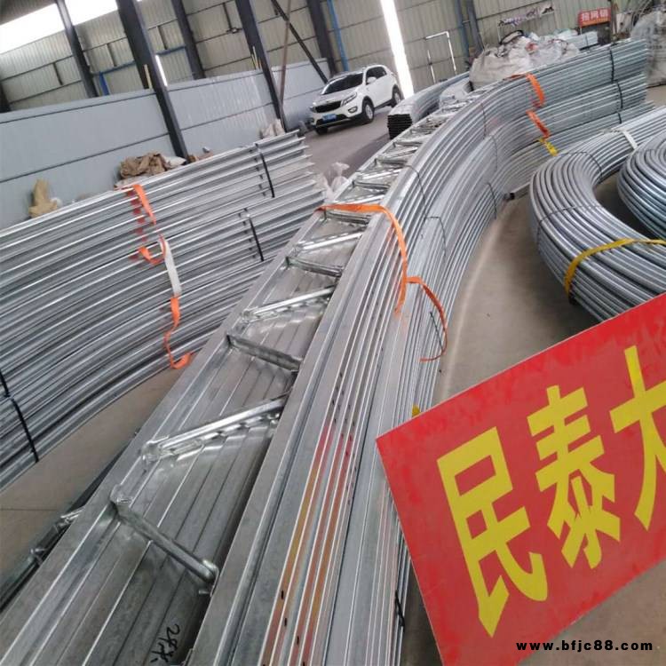 經(jīng)的起風(fēng)雨溫室大棚龍骨雙膜大棚骨架幾字鋼大棚骨架