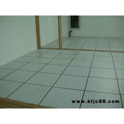 內(nèi)蒙古知名防靜電地板可量尺定做 創(chuàng)造輝煌 河北星鴻架空地板供應(yīng)