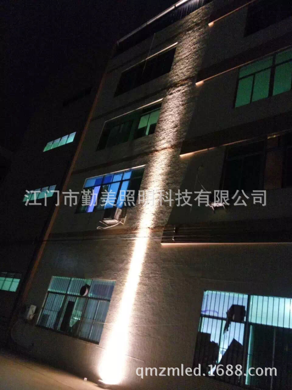 供應可照射200米的LED投光燈/3度窄光束角150W聚光投光燈示例圖2