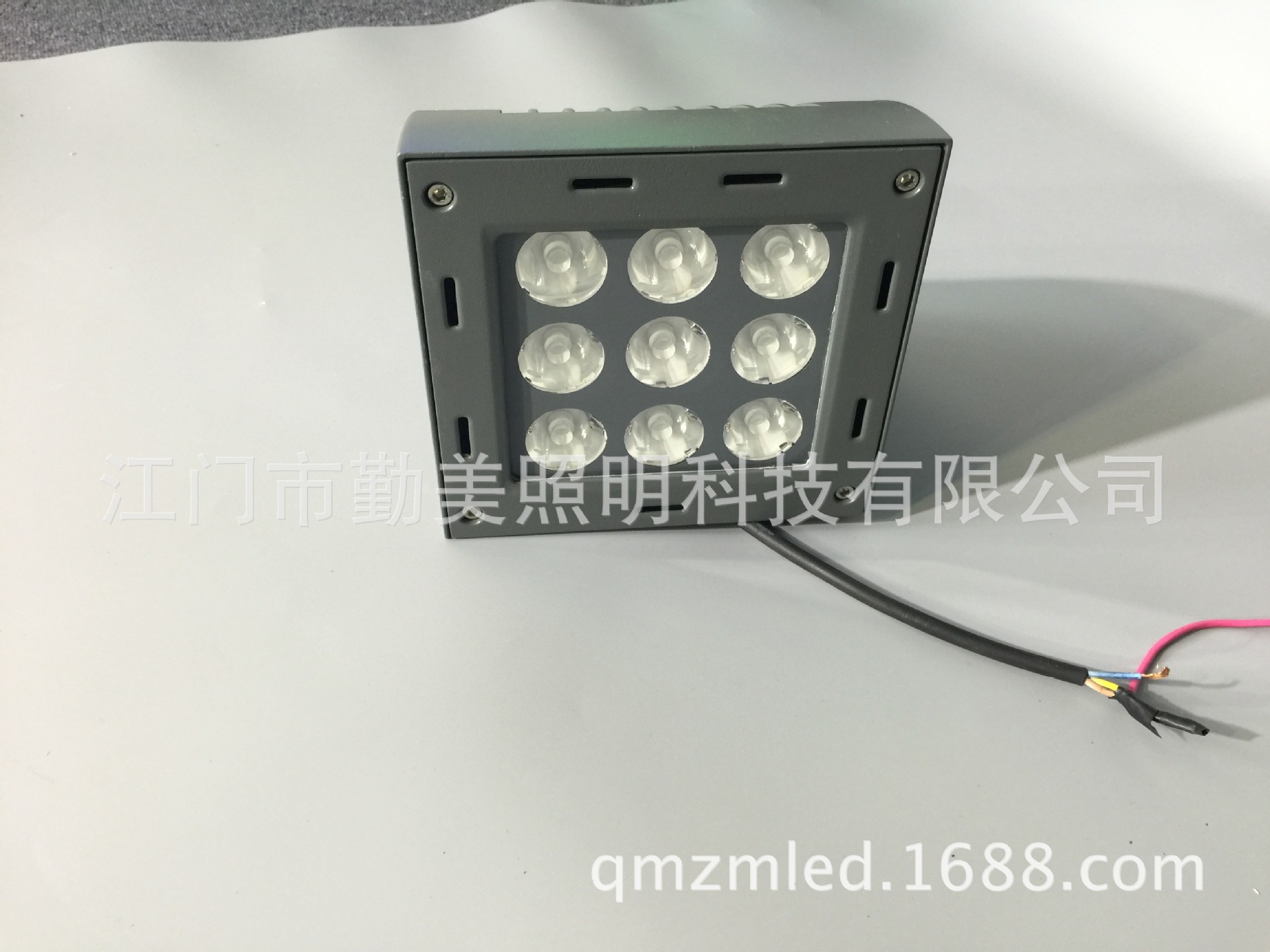 供應18W大功率LED壁燈/雙頭防水壁燈/墻壁投光燈/廊柱防水壁燈示例圖2
