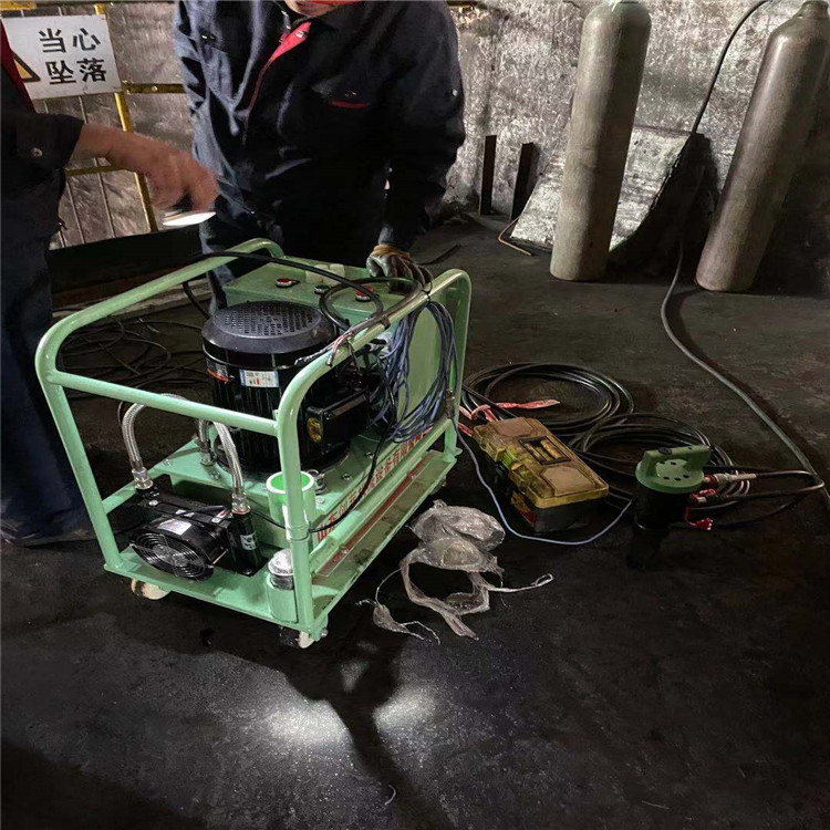 山東 輪式洗沙機鉚釘機 多功能鉚接鉚釘機 創(chuàng)菲送貨上門