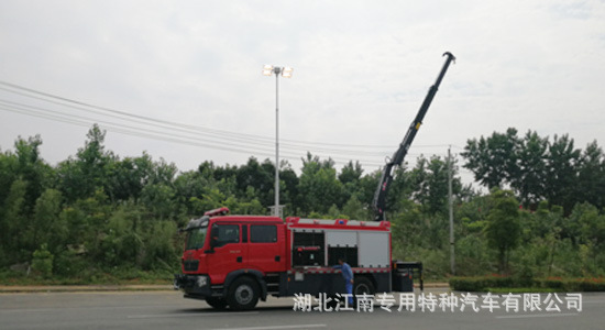 消防車價格,重汽豪沃搶險救援消|防車裝隨車起重機,絞盤,照明系統(tǒng)示例圖3