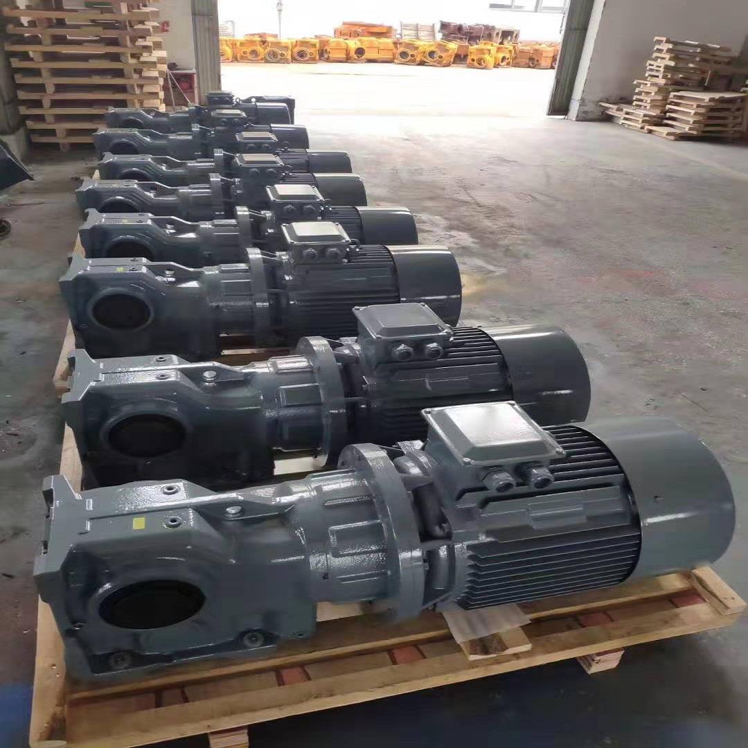 FA67DRE132S4齒輪減速箱 FF127DV225S4蝸桿減速器