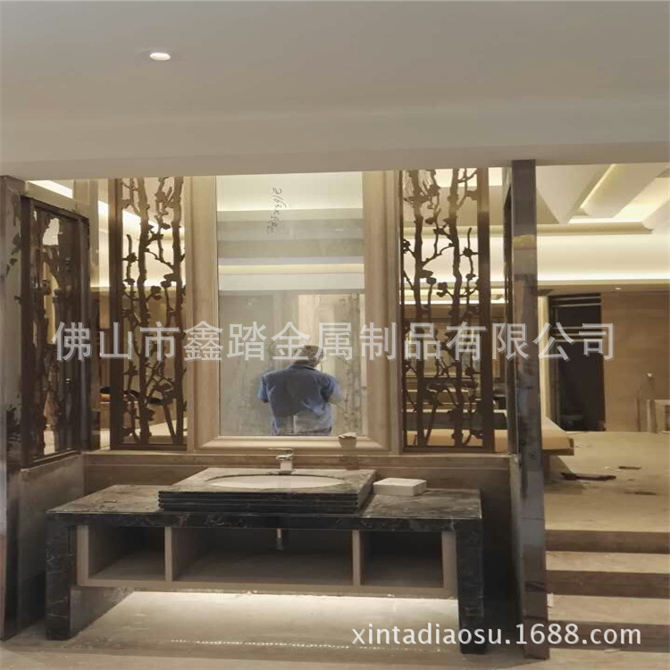 佛山仿舊不銹鋼鏤空屏風隔斷廠家示例圖13
