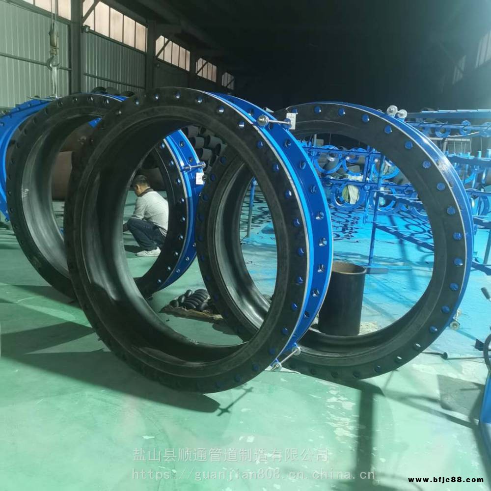 定做過石灰漿液用KDF型大翻邊橡膠軟接頭DN1400柔性橡膠軟接頭