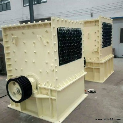 移動式碎石機 高硬大塊石料碎石機 大塊石料碎石機現場 建筑垃圾破碎站移動石料破碎機廠家