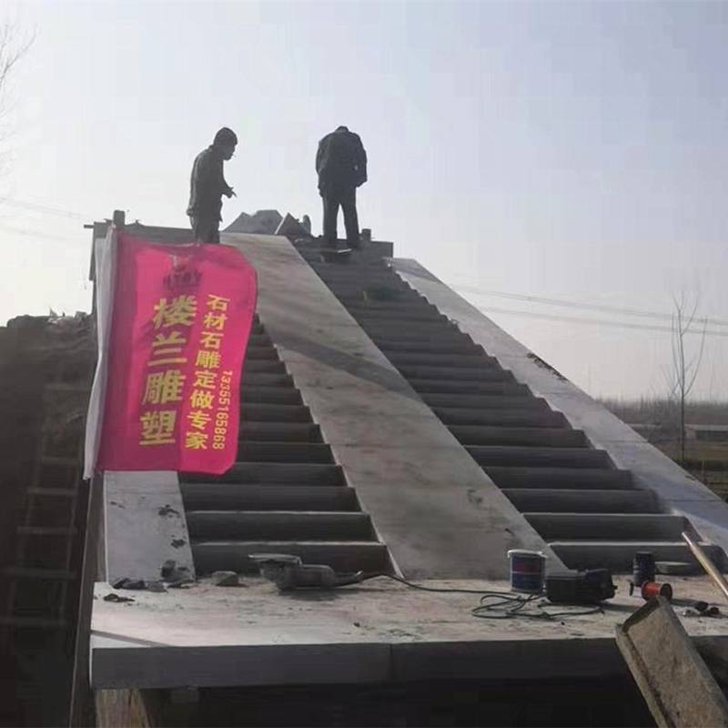 石雕柱墩